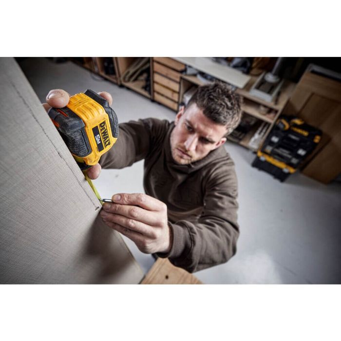 Рулетка DeWALT COMPACT, 8мх28мм. (DWHT38128-0) зображення 3