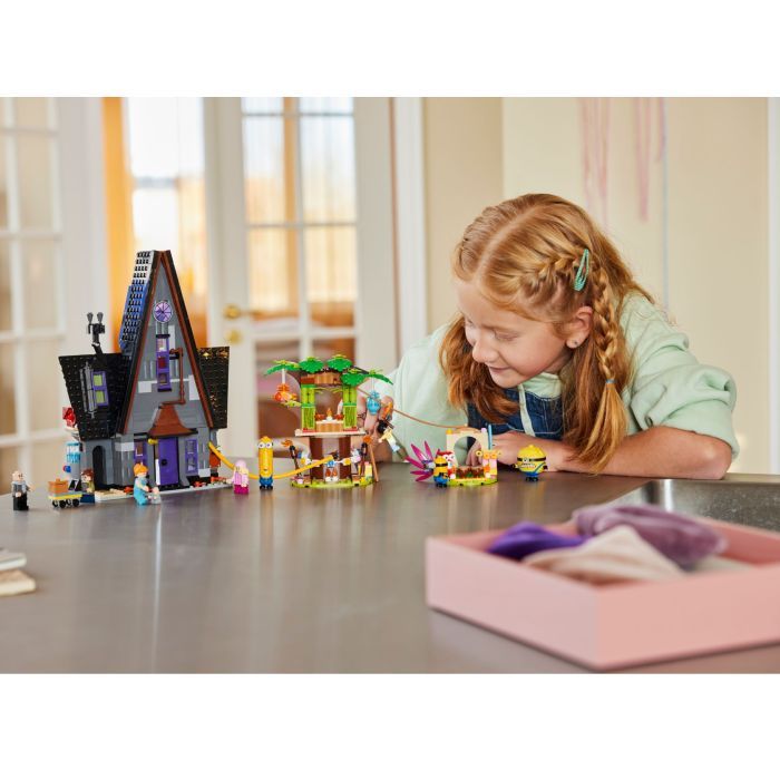 Конструктор LEGO Ничтожное я 4 Семейное имение Игру и муртадов 868 деталей (75583) изображение 9