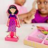 Развивающая игрушка Melissa&Doug Магнитная одевалка средняя Эбби и Эмма (MD14940) изображение 6