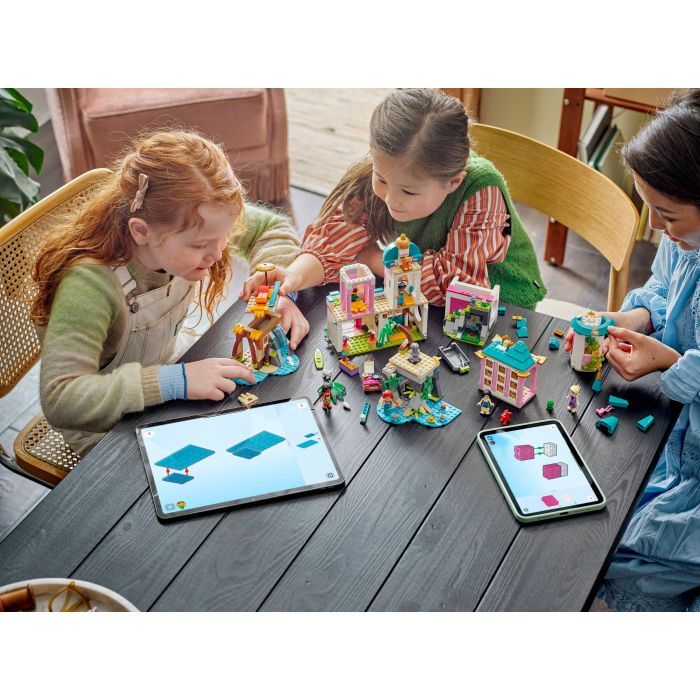 Конструктор LEGO Disney Замок принцеси та королівські улюбленці (43267) зображення 10