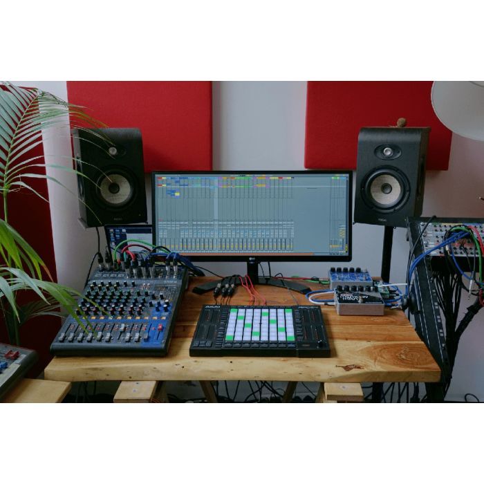 MIDI контролер Akai APC 64 (240983) зображення 15