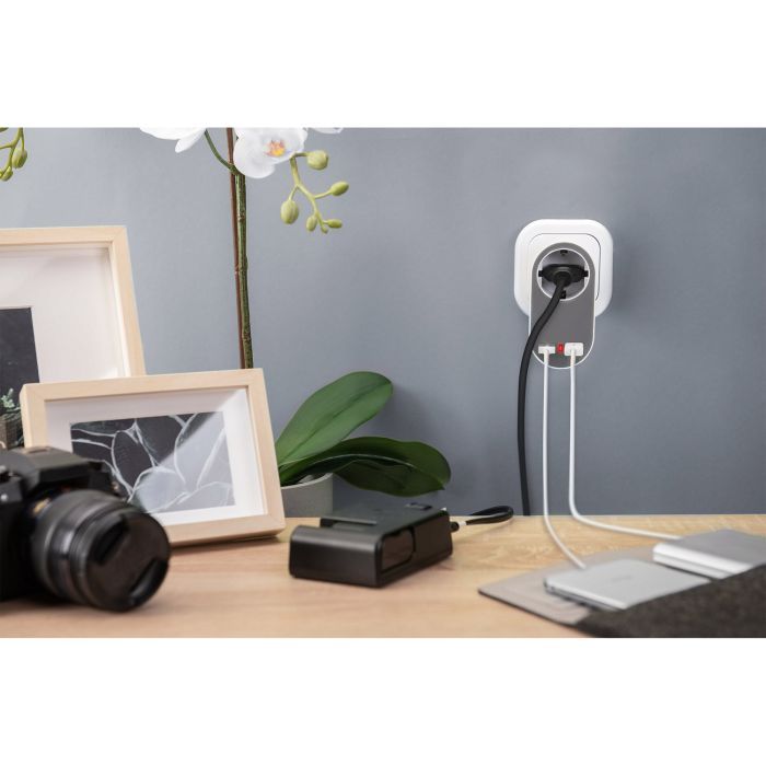 Зарядний пристрій Digitus Universal USB + Power Socket (DA-70617) зображення 6