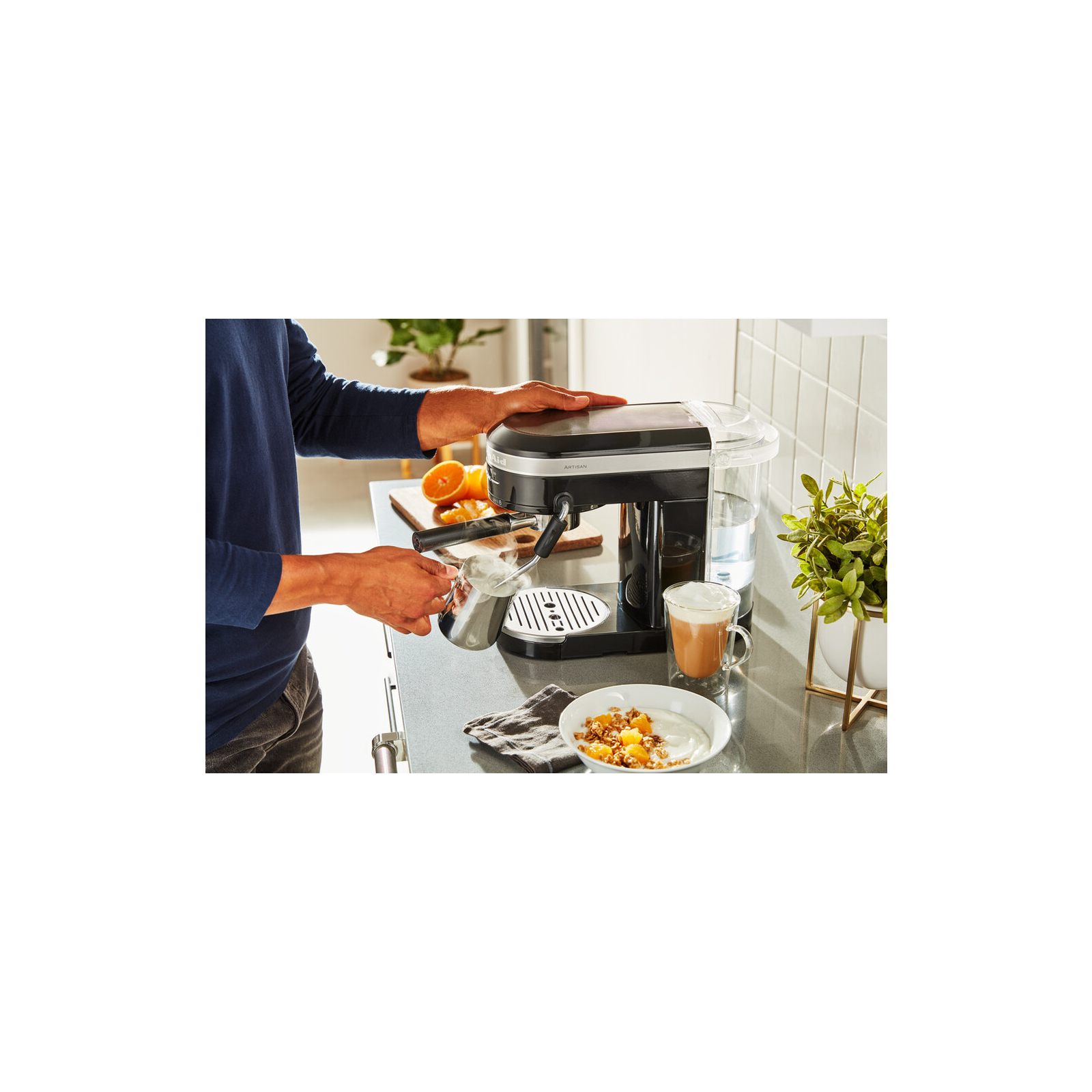 Рожковая кофеварка эспрессо KitchenAid 5KES6503EOB изображение 11