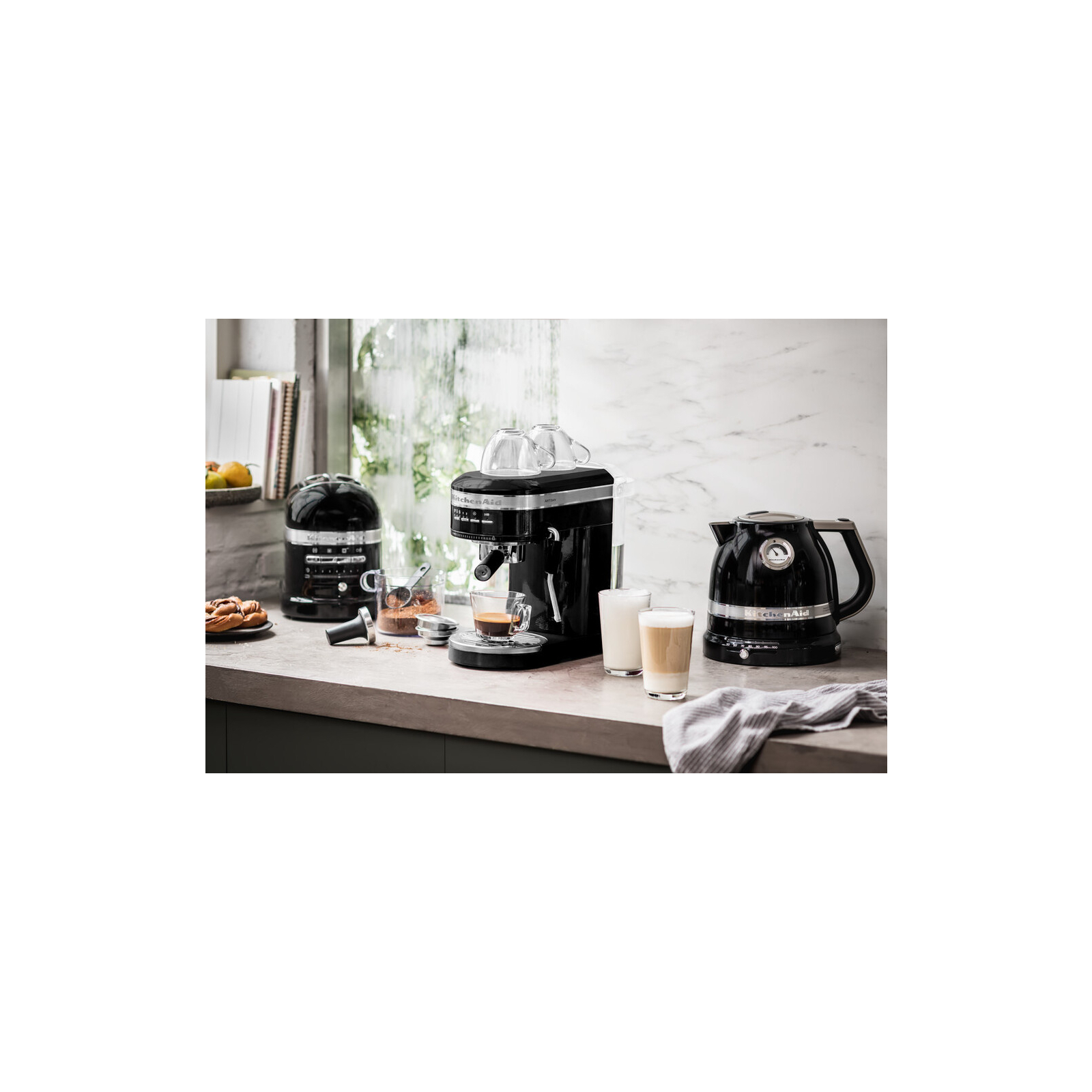 Рожковая кофеварка эспрессо KitchenAid 5KES6503EOB изображение 9
