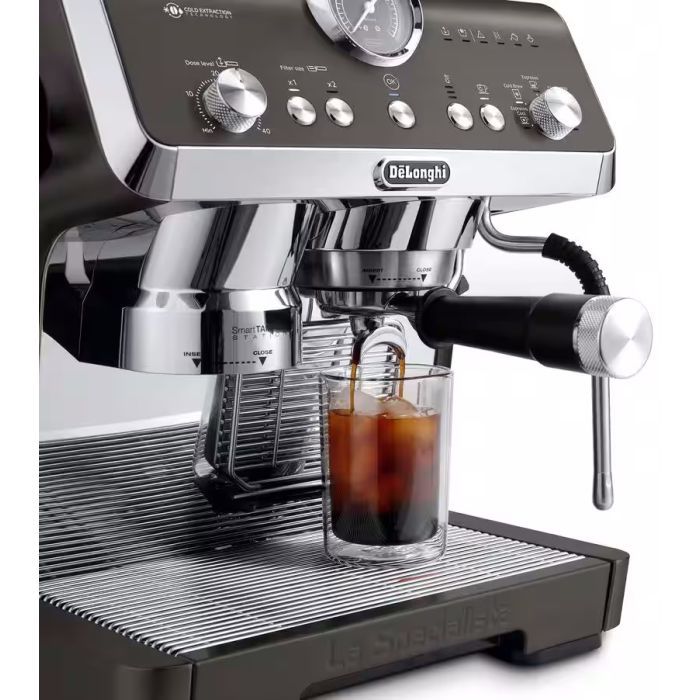 Рожковая кофеварка эспрессо DeLonghi EC 9555 BK изображение 3