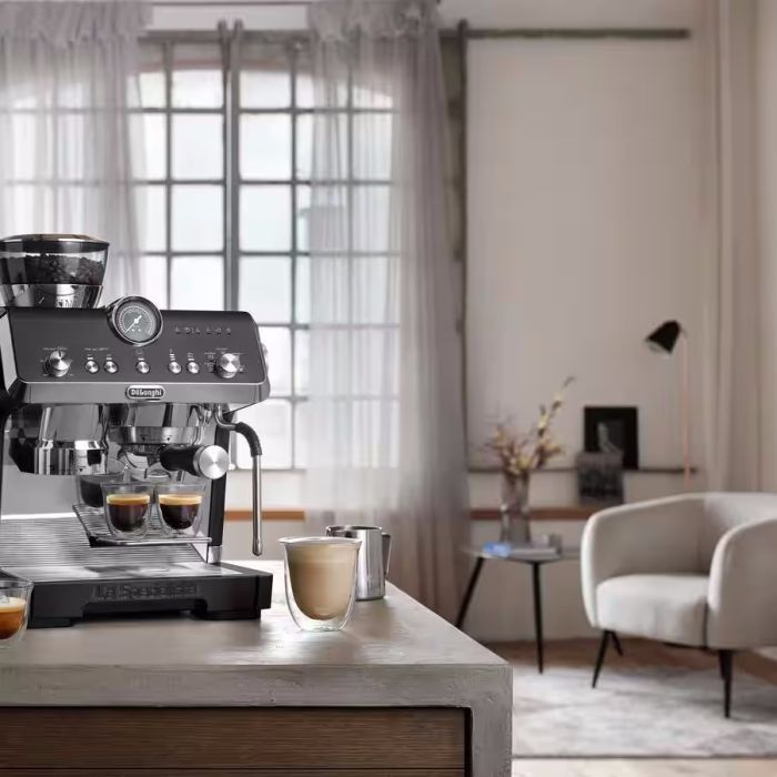 Рожковая кофеварка эспрессо DeLonghi EC 9555 BK изображение 6