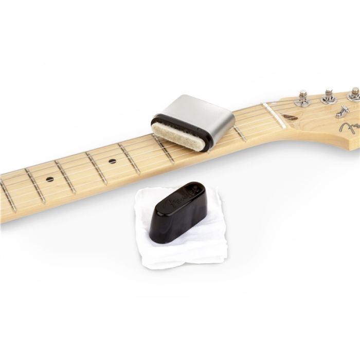 Средство по уходу за гитарой Fender Speed Slick Guitar String Cleaner (220080) изображение 2