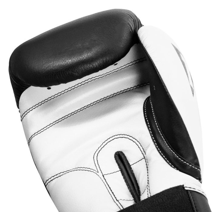 Боксерские перчатки Title Boxing Dynamic Strike Black/White 12 oz (XDBG 12 BK/WH) изображение 8
