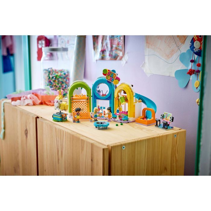 Конструктор LEGO Friends Веселая крытая игровая площадка (42686) изображение 12