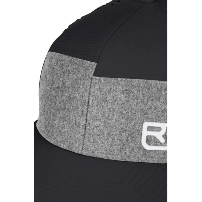 Кепка Ortovox Logo Air Trucker Cap black raven - чорний (025.001.0248) изображение 3