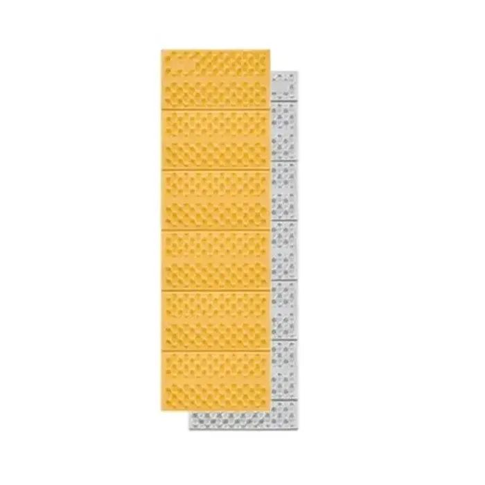 Туристический коврик Naturehike IXPE CNK2550WS030, алюмінієва плівка, 18 мм, медово-золотий (6977465868190) изображение 2