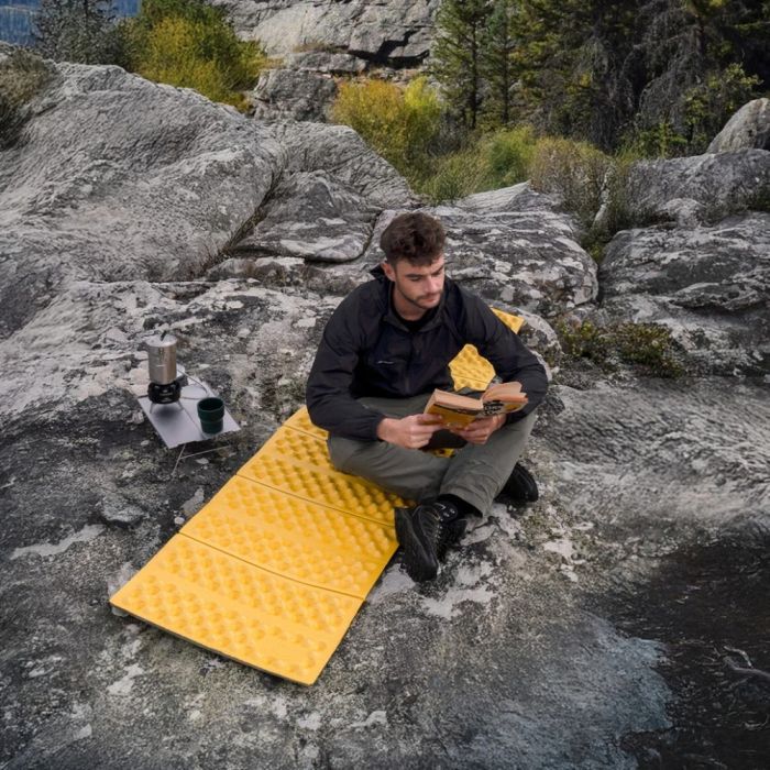 Туристический коврик Naturehike IXPE CNK2550WS030, алюмінієва плівка, 18 мм, медово-золотий (6977465868190) изображение 7