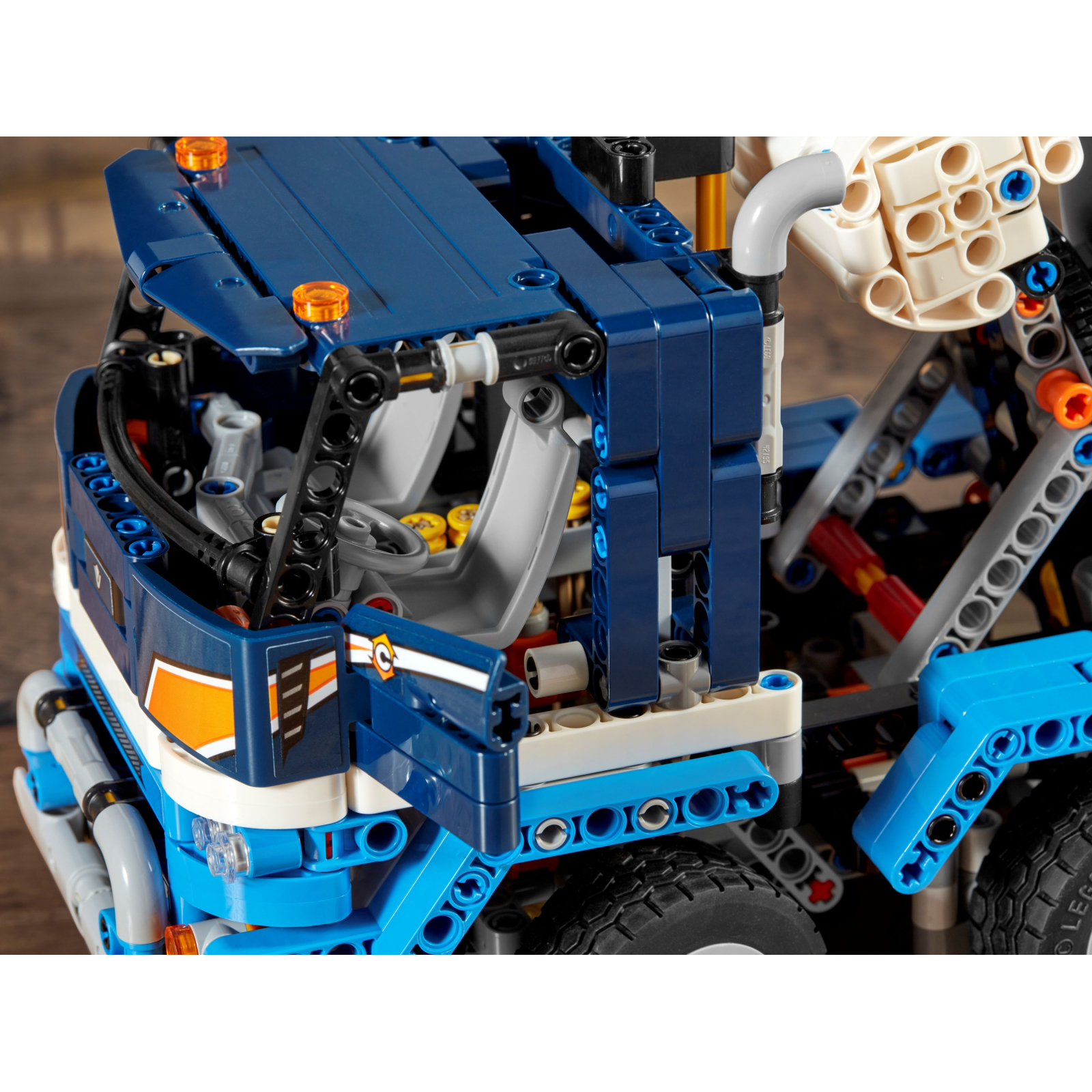 Конструктор LEGO Technic Бетономешалка 1163 деталей (42112) изображение 9