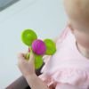 Погремушка Fat Brain Toys набор прорезывателей-Спинера с присосками Whirly Squigz 3 шт (F210ML) изображение 4