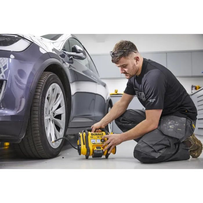 Автомобильный компрессор DeWALT аккумуляторный DCC018N (Без АКБ и ЗУ) (DCC018N) изображение 7