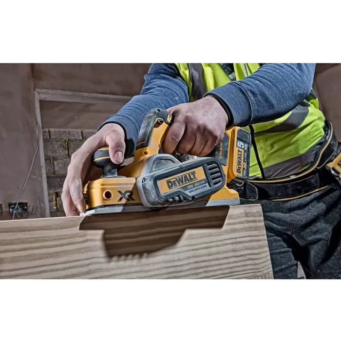 Електрорубанок DeWALT 18V XR Li-lon, 82 мм (без АКБ та ЗП) (DCP580N) зображення 5