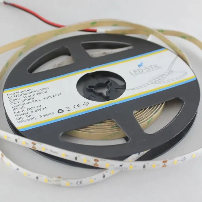 Світлодіодна стрічка LED-STIL 3000K 4,8 Вт/м 2835 60 діодів IP65 12 Вольт 400 lm (DFN2835-60A3-IP65) зображення 2