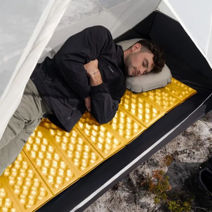 Туристический коврик Naturehike IXPE CNK2550WS030, алюмінієва плівка, 18 мм, оливковий-зелений (6977465868206) изображение 8
