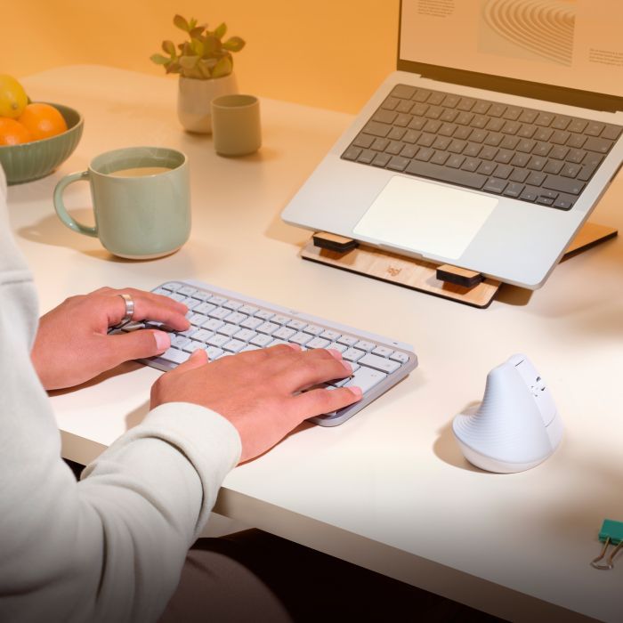 Мышка Logitech Lift for Mac Vertical Ergonomic Mouse Off White (910-006477) изображение 10