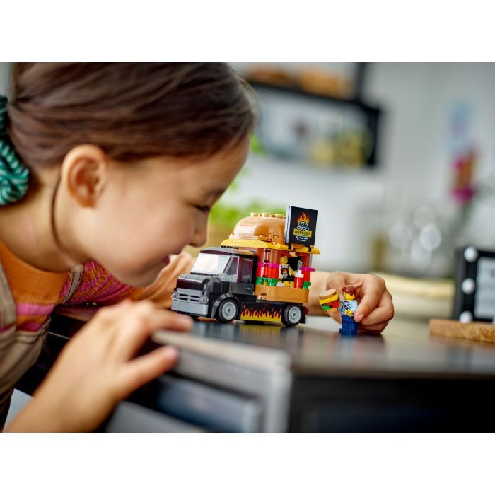 Конструктор LEGO City Грузовик с гамбургерами 194 деталей (60404) изображение 7