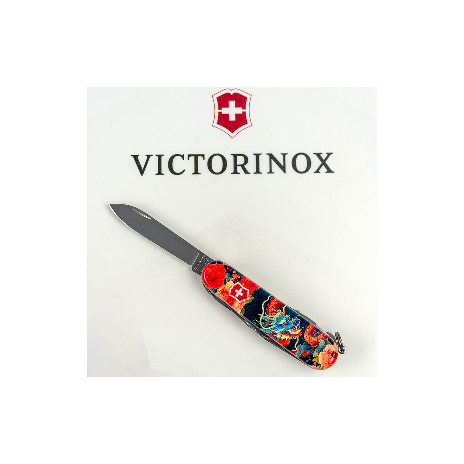 Нож Victorinox Huntsman Zodiac 91 мм Бойовий дракон (1.3713.7_Z3230p) изображение 5