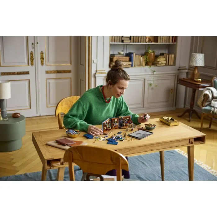 Конструктор LEGO Icons Книгарня: книжковий куточок (11379) зображення 12