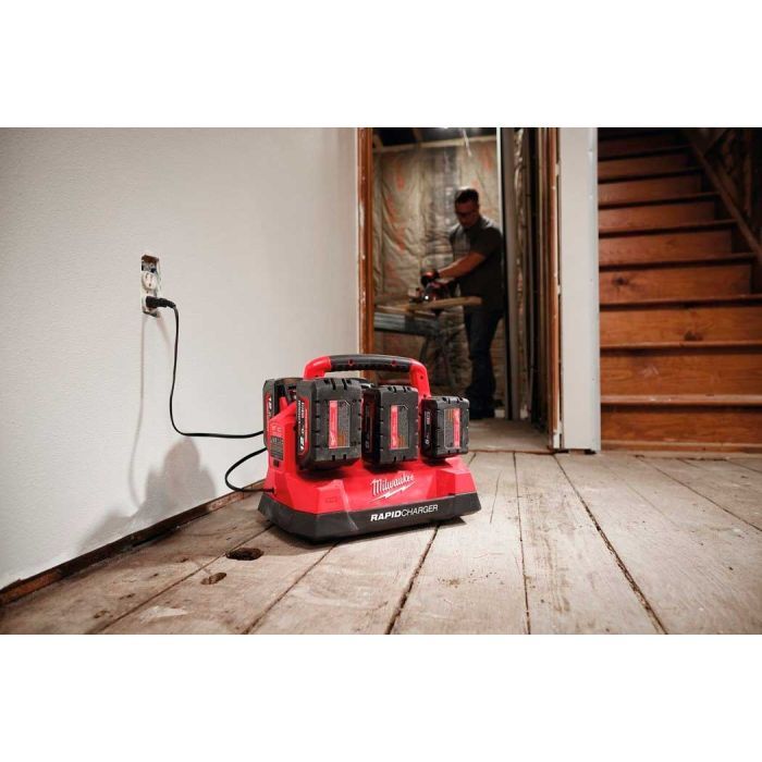 Зарядное устройство для аккумуляторов инструмента Milwaukee M18 PC6 EU (4932480162) изображение 10