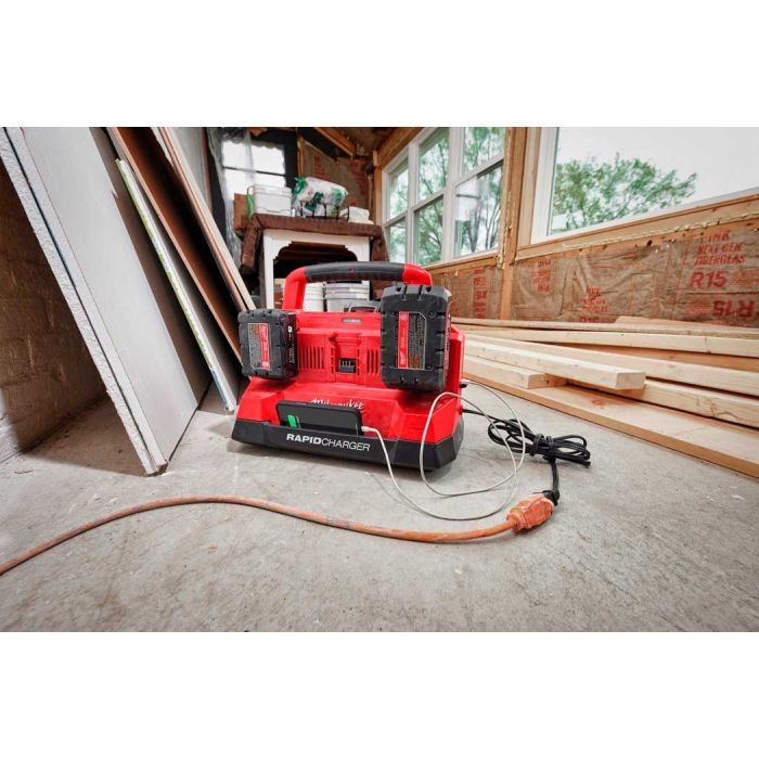 Зарядное устройство для аккумуляторов инструмента Milwaukee M18 PC6 EU (4932480162) изображение 11