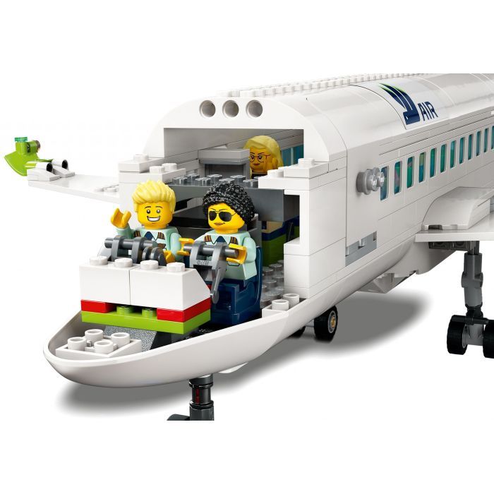 Конструктор LEGO City Пасажирський літак 913 деталей (60367) зображення 6