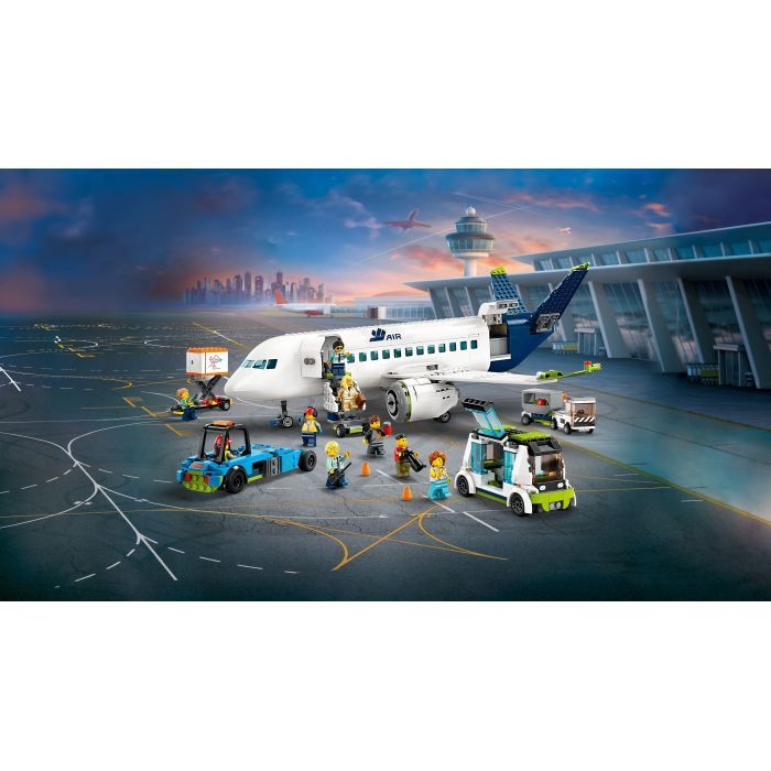 Конструктор LEGO City Пасажирський літак 913 деталей (60367) зображення 9