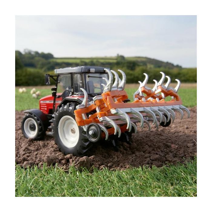 Спецтехника Britains Трактор Massey Ferguson 6290 с культиватором 1:32 (43335) изображение 5