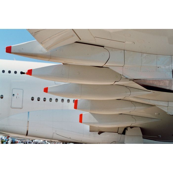 Сборная модель Revell Самолет Airbus A380 Первый полет уровень 5 масштаб 1:144 (RVL-04218) изображение 4