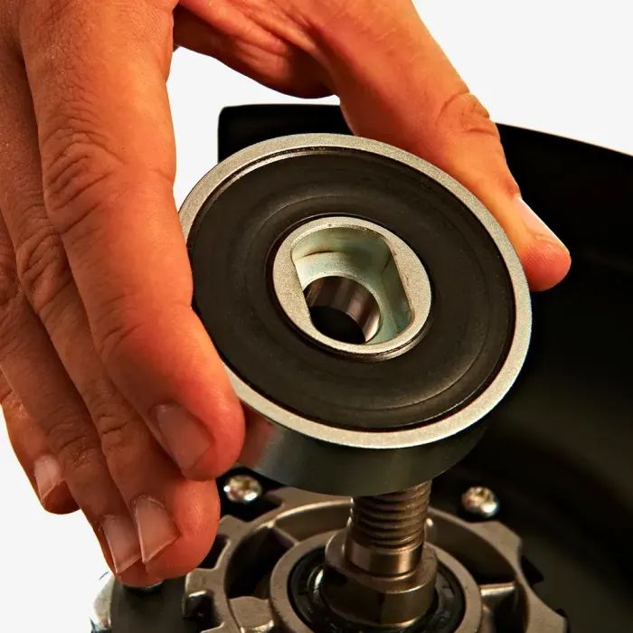 Шлифовальная машина Milwaukee AGVM 26-230 GEX, 2600Вт, 230мм (4933402365) изображение 8