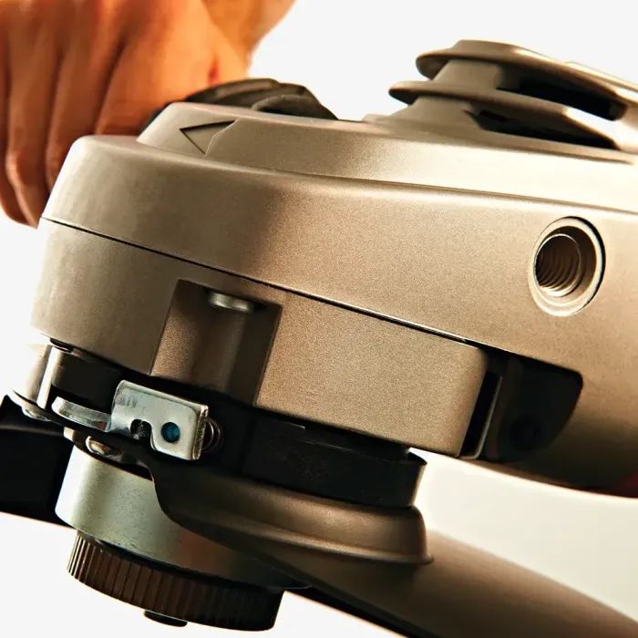 Шлифовальная машина Milwaukee AGVM 26-230 GEX, 2600Вт, 230мм (4933402365) изображение 9