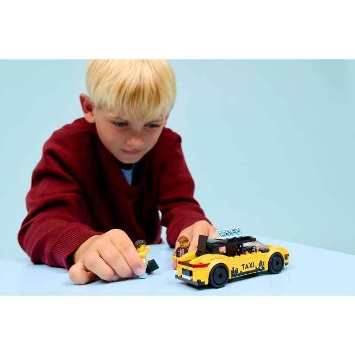 Конструктор LEGO City Желтое такси (60487) изображение 9