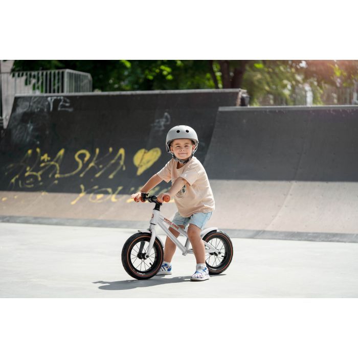 Беговел Miqilong RVA Черный 12" (ZCY-RVA12-BLACK) изображение 12