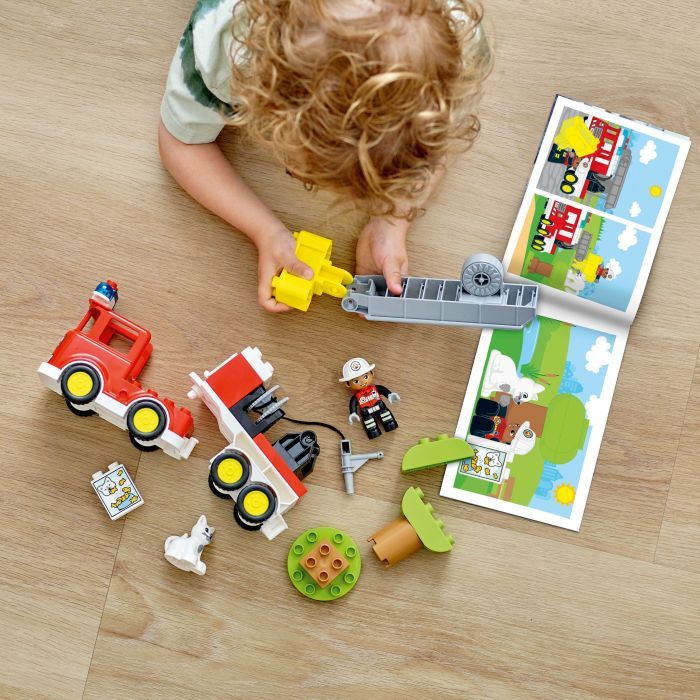 Конструктор LEGO DUPLO Town Пожежна машина 21 деталь (10969) зображення 5