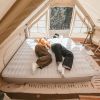 Матрас надувной Naturehike CNH22DZ024 з помпою 206 х 150 см бежевий (6975641886907) изображение 3