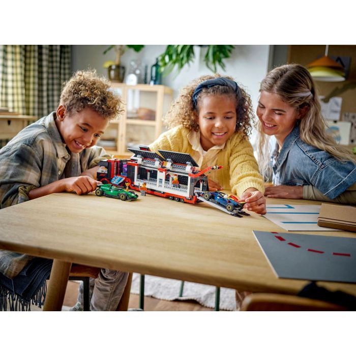 Конструктор LEGO City Вантажівка F1 з автомобілями RB20 та AMR24 (60445) зображення 9