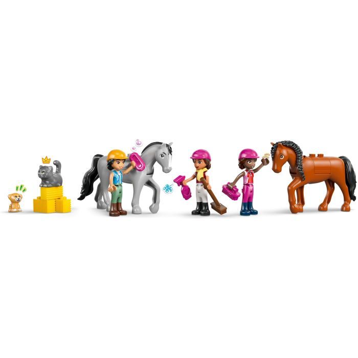 Конструктор LEGO Friends Конная конюшня и академия верховой езды (42688) изображение 6