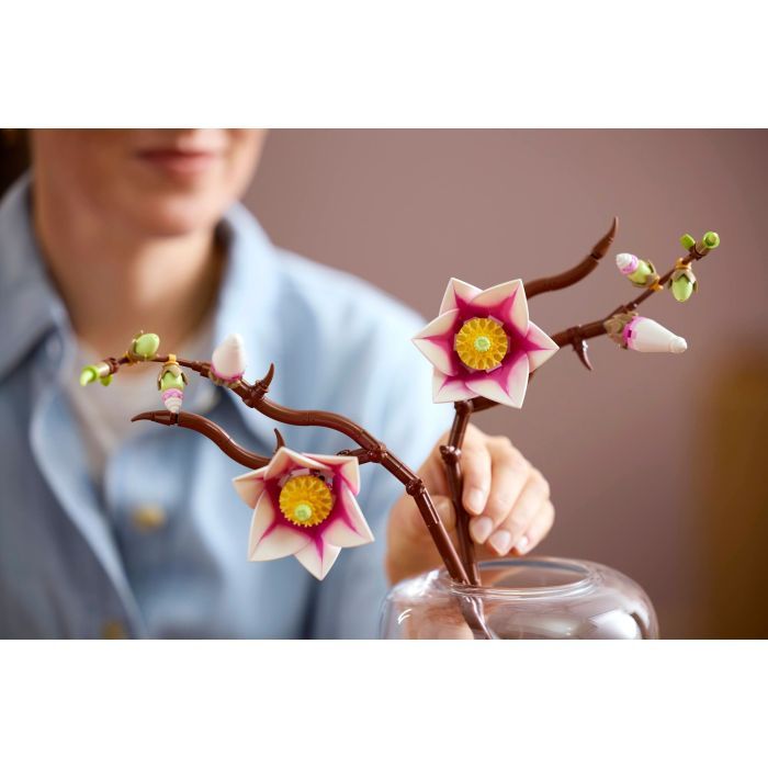 Конструктор LEGO Botanicals Magnolia Branches (11510) изображение 11