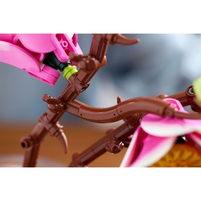 Конструктор LEGO Botanicals Magnolia Branches (11510) изображение 9