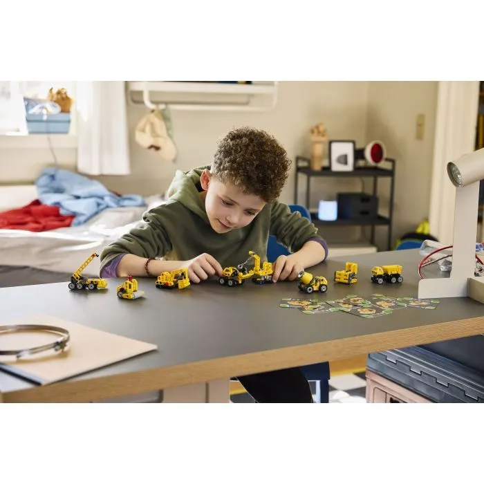 Конструктор LEGO Technic Мощные машины (42233) изображение 9