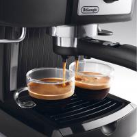 Рожковая кофеварка эспрессо DeLonghi EC 152CD (EC152.CD) изображение 3