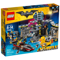Конструктор LEGO Batman Movie Нападение на Бэтпещеру (70909)