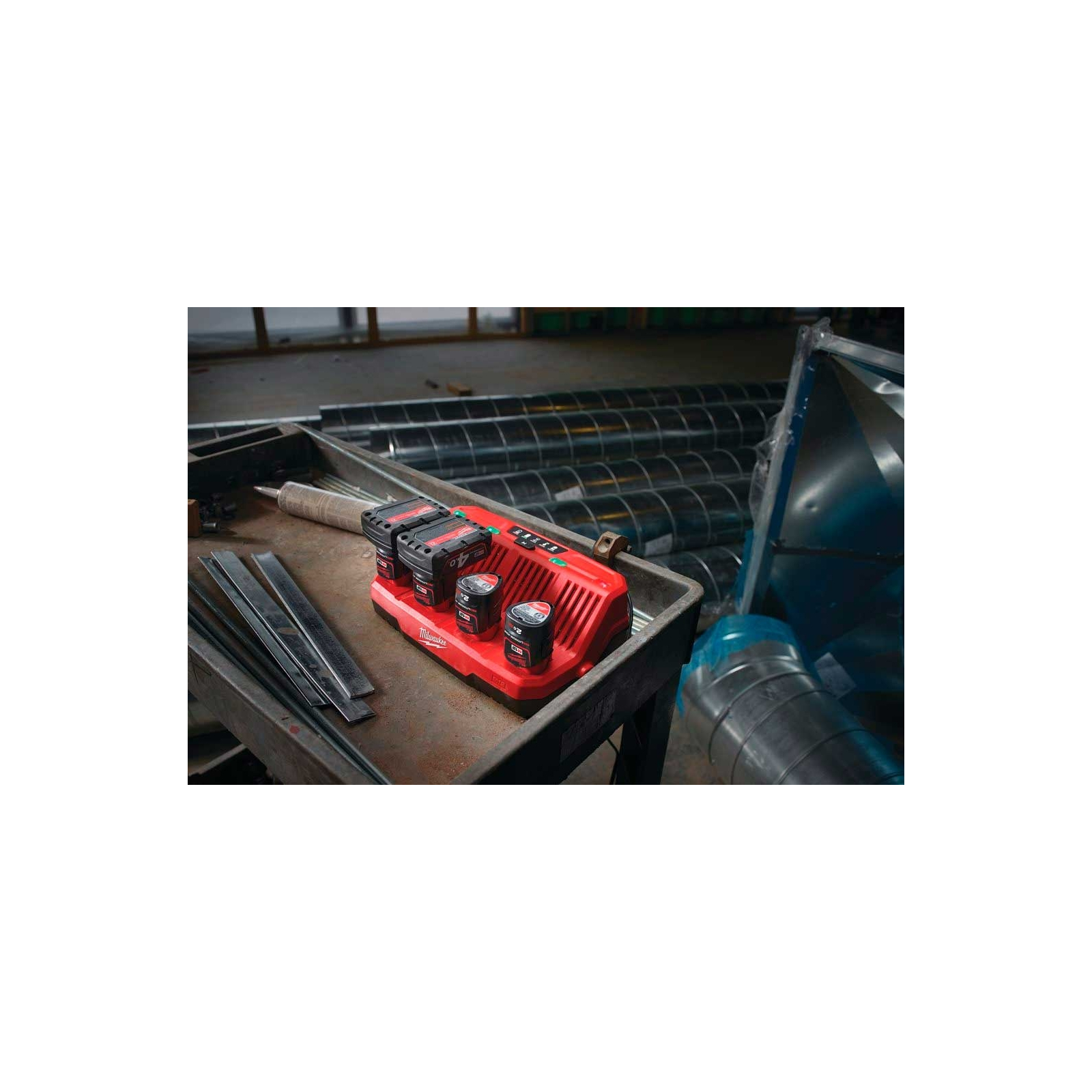 Зарядний пристрій для акумуляторів інструменту Milwaukee M12 C4 (4932430554) зображення 6