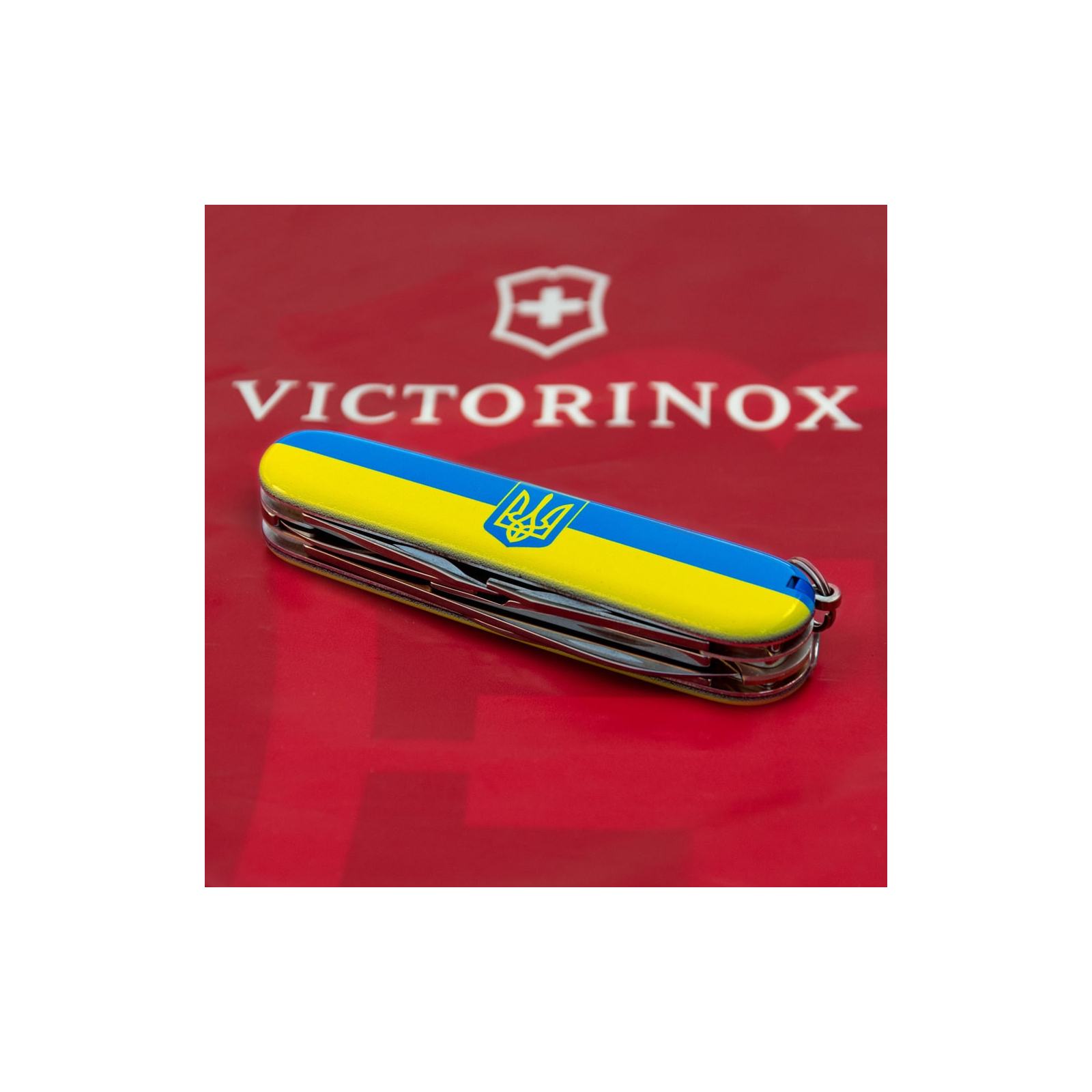 Ніж Victorinox Climber Ukraine Герб на прапорі (1.3703.3_T3040p) зображення 3