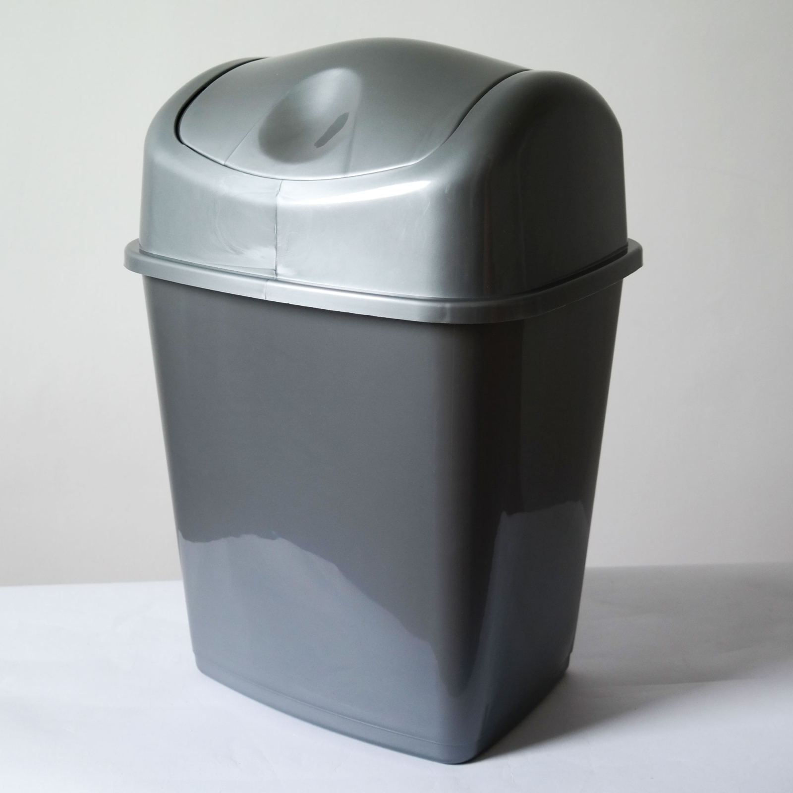 Контейнер для мусора ММ Пласт Металлик 14 л (ММ 14/металік)