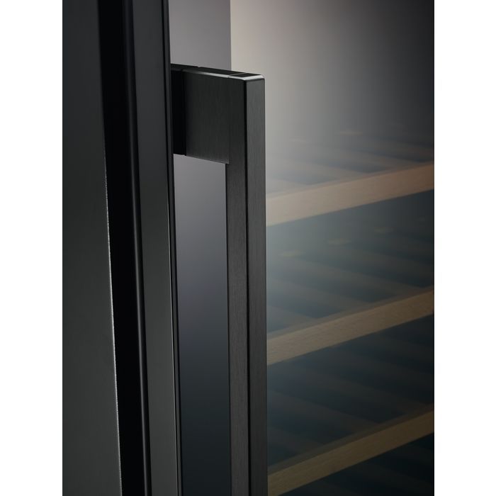 Холодильник Electrolux EWUS020B5B изображение 6