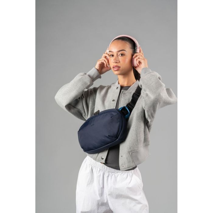 Сумка Pacsafe Metrosafe X Urban Sling Графітова (30615144) зображення 9